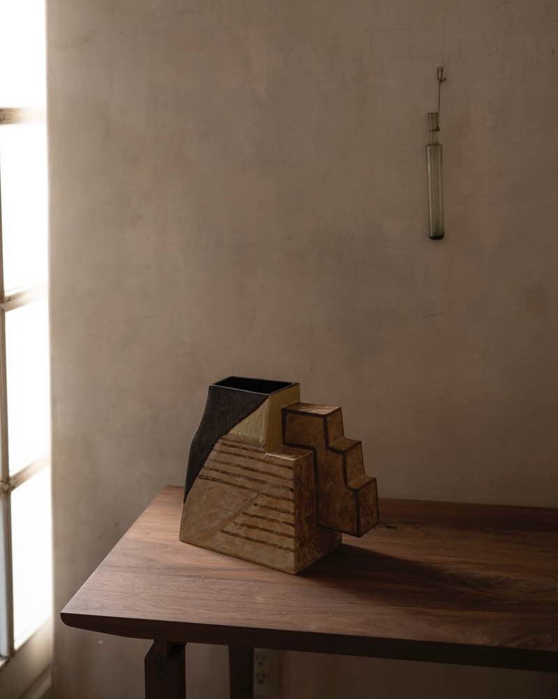 Balmaceda, CDMX Art Week 2026, Codices Collection. Vases by artisan abelzavalaescultura. Ph. Josedelrio