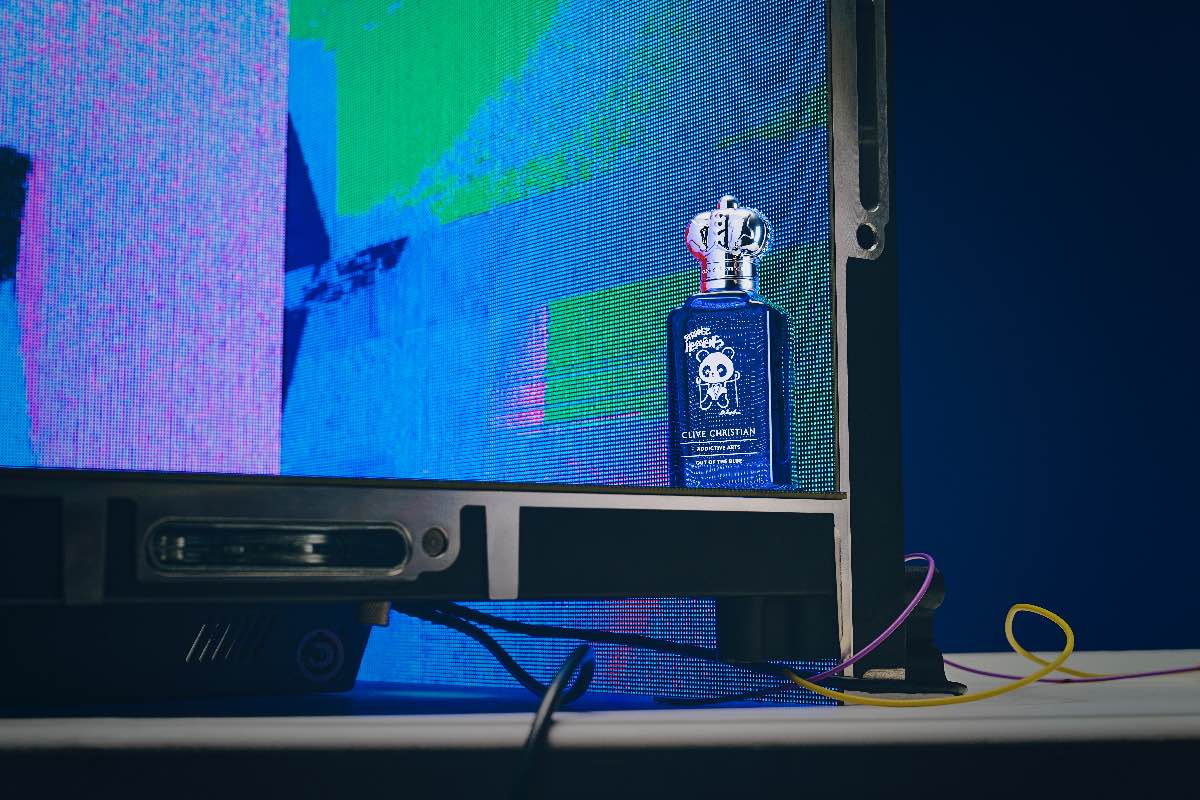 Clive Christian, Strange Heavens Out Of The Blue: Gourmand Smoke and Duality