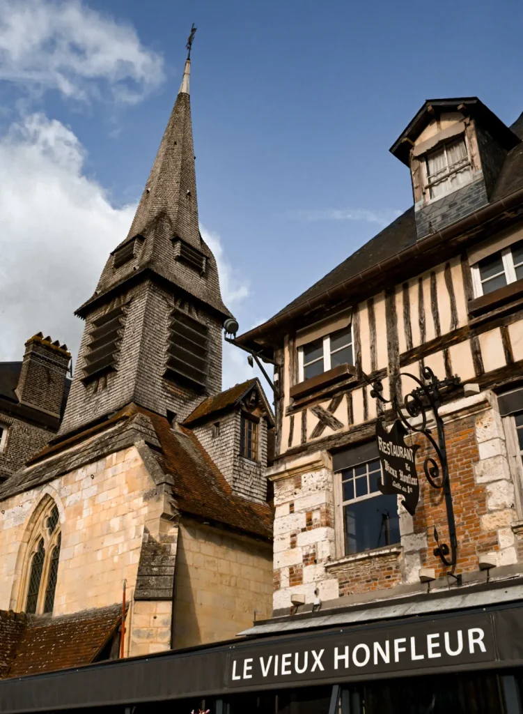 Le vieux Honfleur. Photography Raphael Metivet